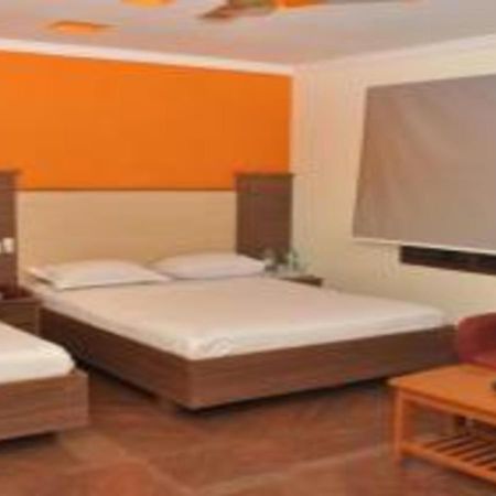 Hotel Pams Mayiladuthurai Exterior foto