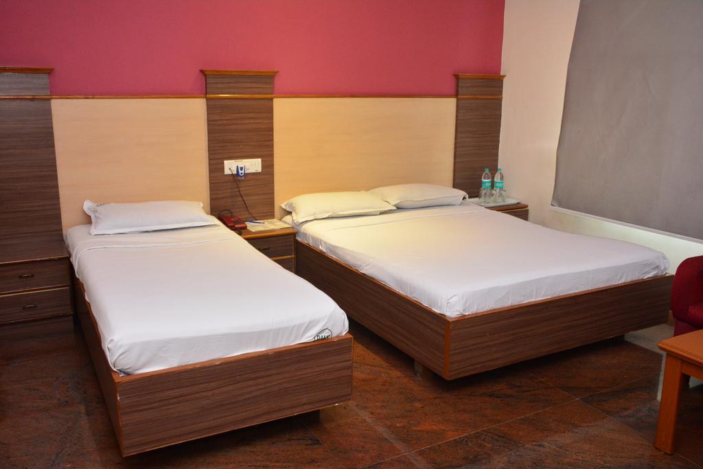 Hotel Pams Mayiladuthurai Exterior foto