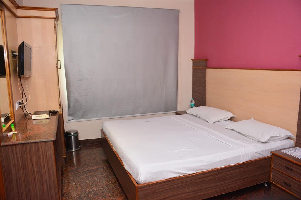 Hotel Pams Mayiladuthurai Exterior foto