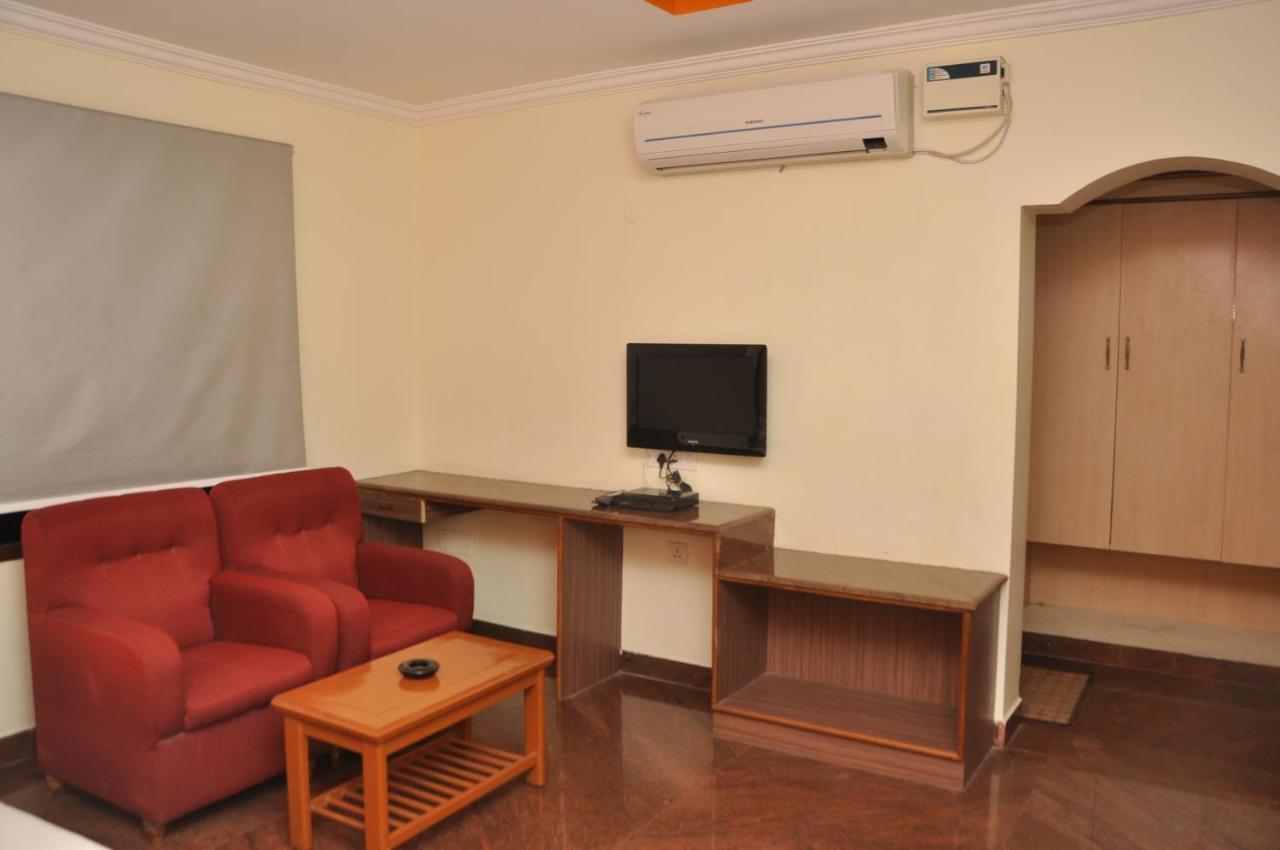 Hotel Pams Mayiladuthurai Exterior foto