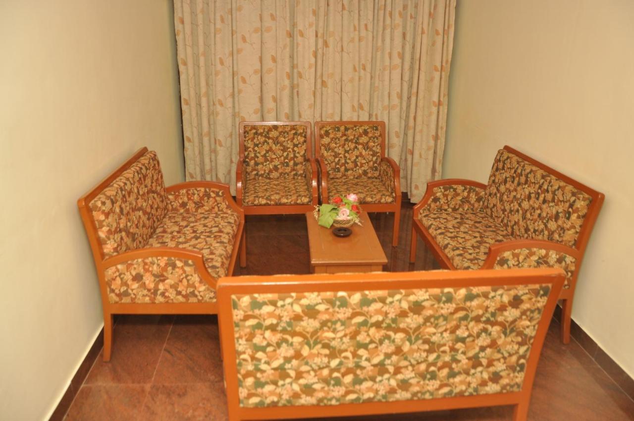 Hotel Pams Mayiladuthurai Exterior foto