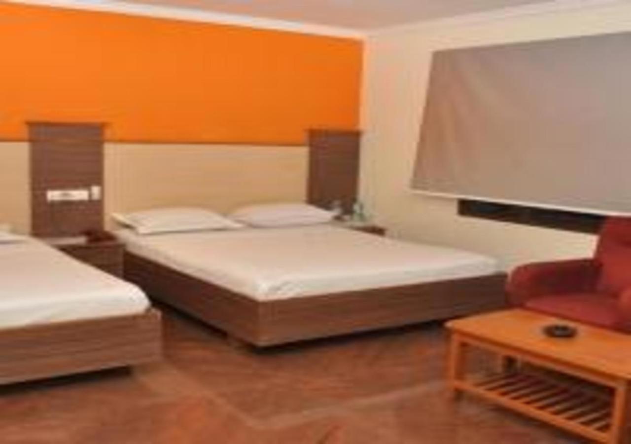Hotel Pams Mayiladuthurai Exterior foto