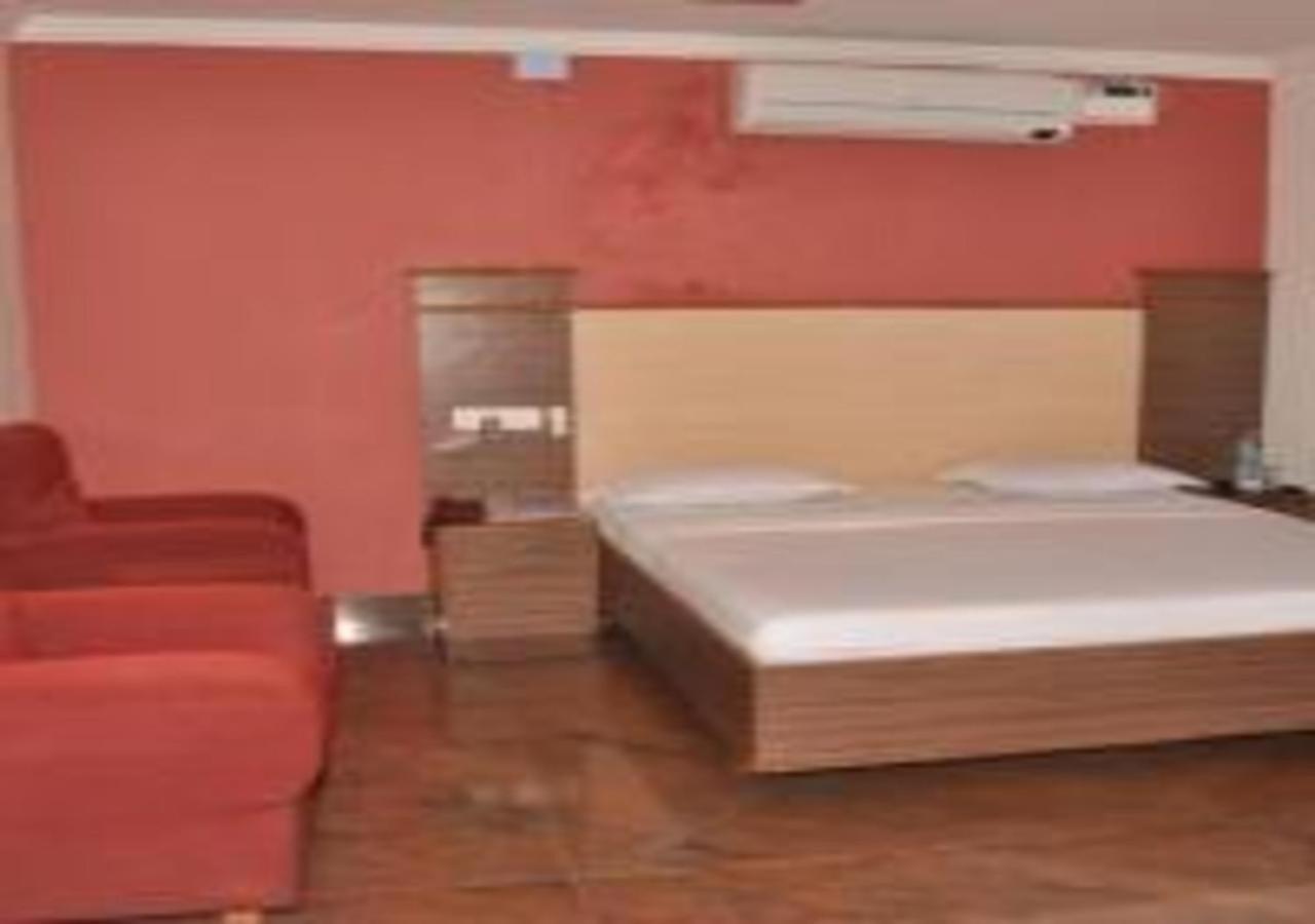 Hotel Pams Mayiladuthurai Exterior foto